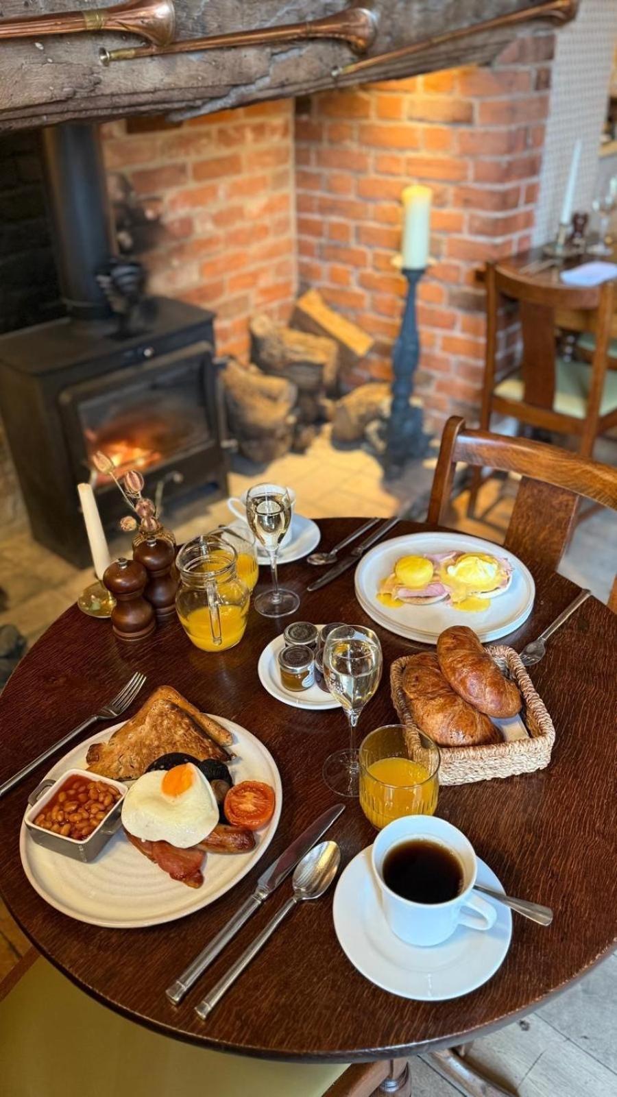 Hotel The Crown, Bildeston Esterno foto